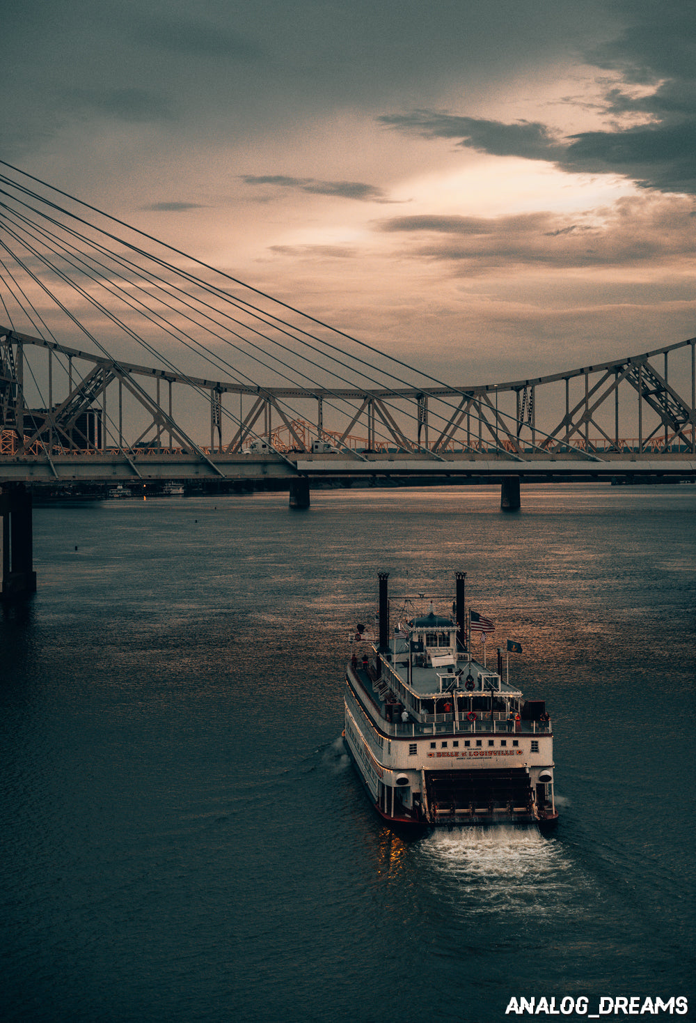 XpoZure - Vintage, Bold Capture One Style